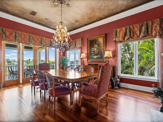 6224 PASADENA POINT BOULEVARD, Gulfport, FL 33707