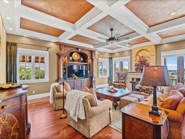 6224 PASADENA POINT BOULEVARD, Gulfport, FL 33707