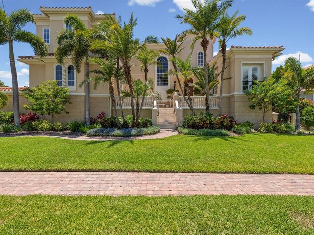 6224 PASADENA POINT BOULEVARD, Gulfport, FL 33707
