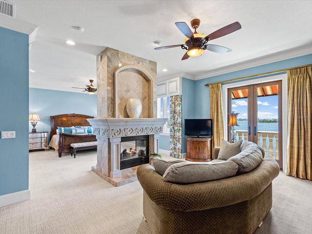 6224 PASADENA POINT BOULEVARD, Gulfport, FL 33707