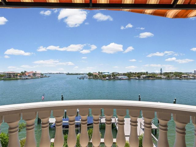 6224 PASADENA POINT BOULEVARD, Gulfport, FL 33707
