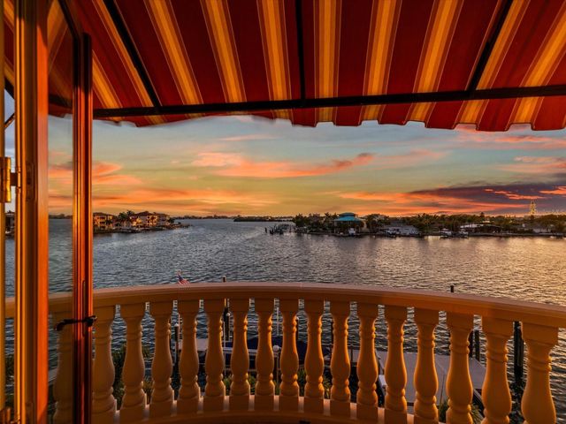 6224 PASADENA POINT BOULEVARD, Gulfport, FL 33707