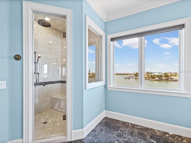 6224 PASADENA POINT BOULEVARD, Gulfport, FL 33707
