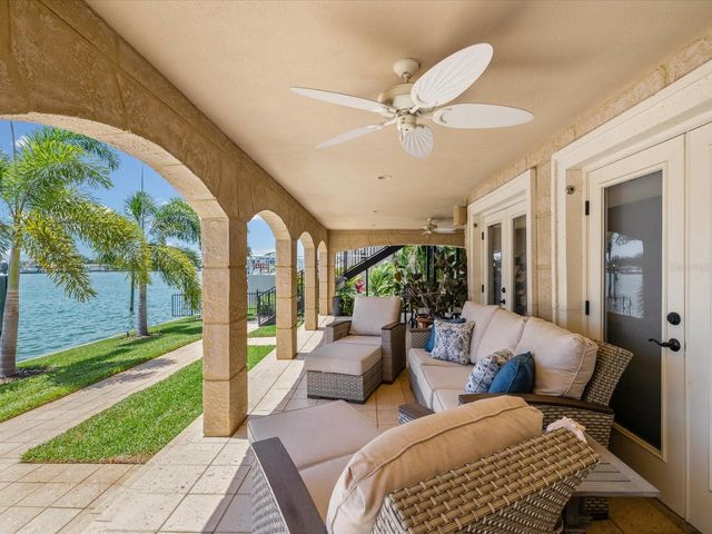 6224 PASADENA POINT BOULEVARD, Gulfport, FL 33707