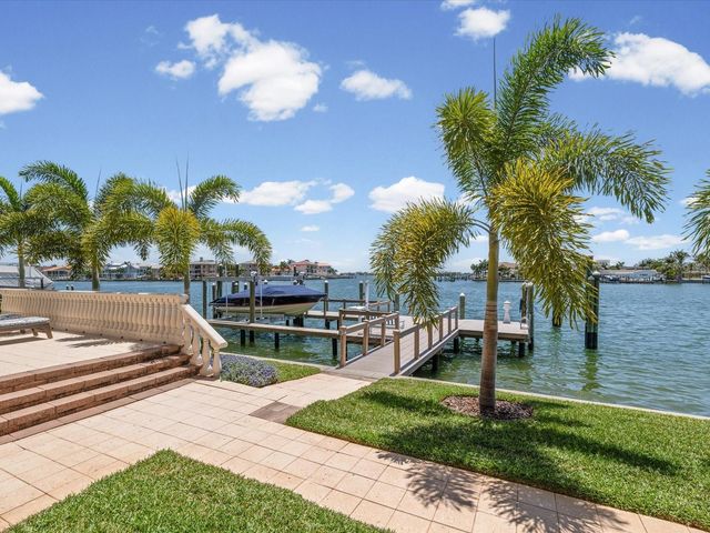 6224 PASADENA POINT BOULEVARD, Gulfport, FL 33707