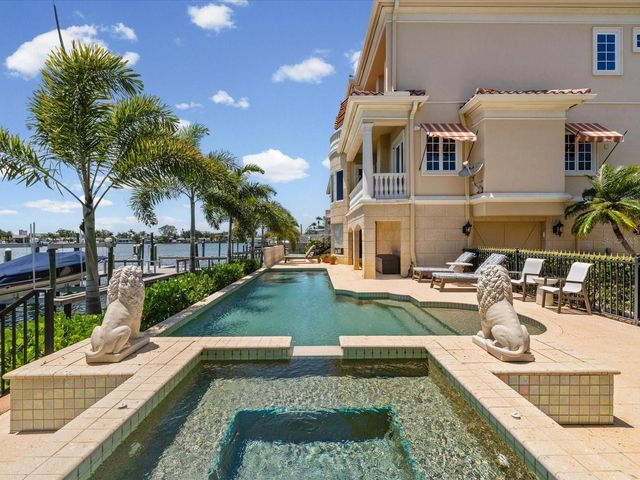 6224 PASADENA POINT BOULEVARD, Gulfport, FL 33707