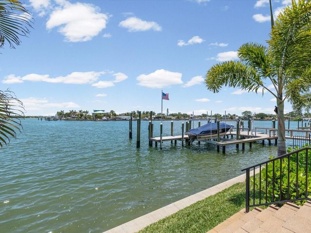 6224 PASADENA POINT BOULEVARD, Gulfport, FL 33707