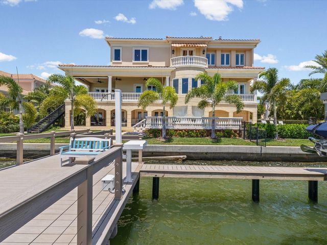 6224 PASADENA POINT BOULEVARD, Gulfport, FL 33707