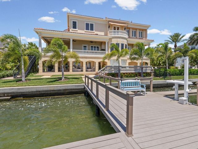 6224 PASADENA POINT BOULEVARD, Gulfport, FL 33707