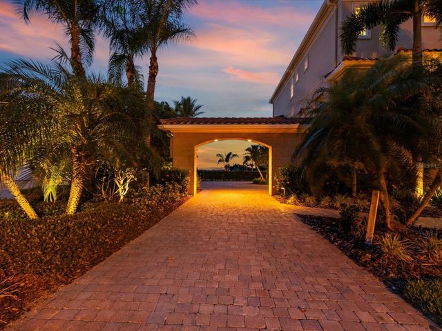 6224 PASADENA POINT BOULEVARD, Gulfport, FL 33707