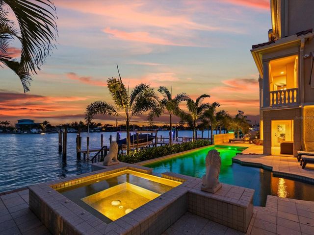 6224 PASADENA POINT BOULEVARD, Gulfport, FL 33707