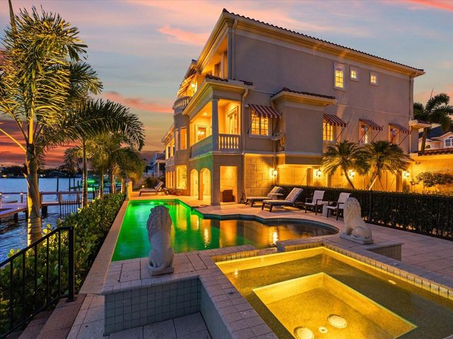 6224 PASADENA POINT BOULEVARD, Gulfport, FL 33707
