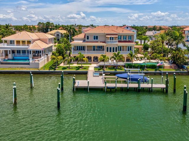 6224 PASADENA POINT BOULEVARD, Gulfport, FL 33707