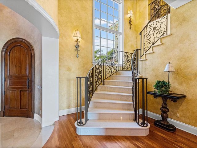 6224 PASADENA POINT BOULEVARD, Gulfport, FL 33707