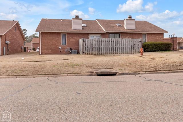 2733 Greenbriar Drive, Jonesboro, AR 72401