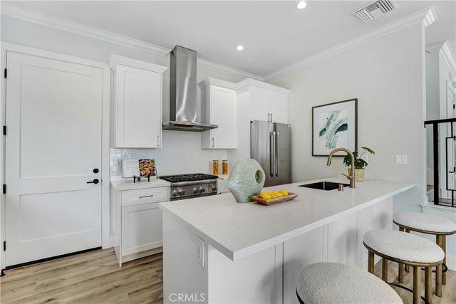 109 N Parkwood Avenue A, Pasadena, CA 91107