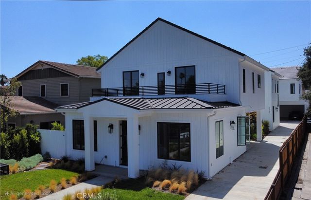 109 N Parkwood Avenue A, Pasadena, CA 91107