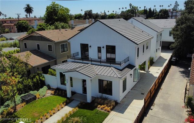 109 N Parkwood Avenue A, Pasadena, CA 91107