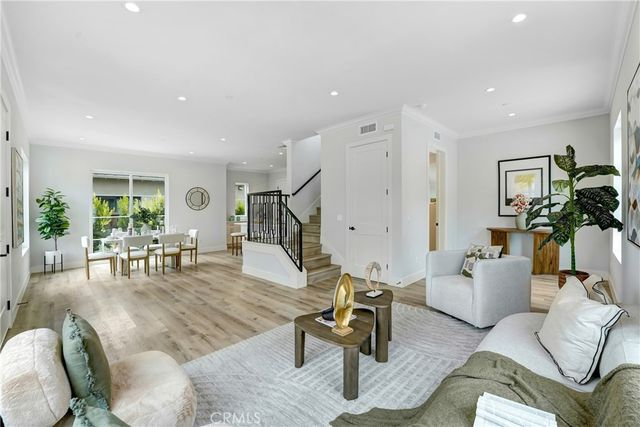 109 N Parkwood Avenue A, Pasadena, CA 91107