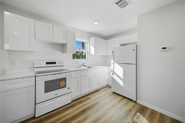 19661 SE 94TH PLACE, Ocklawaha, FL 32179