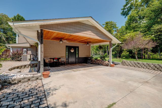 151 Pansy Lane, Hampstead, NC 28443