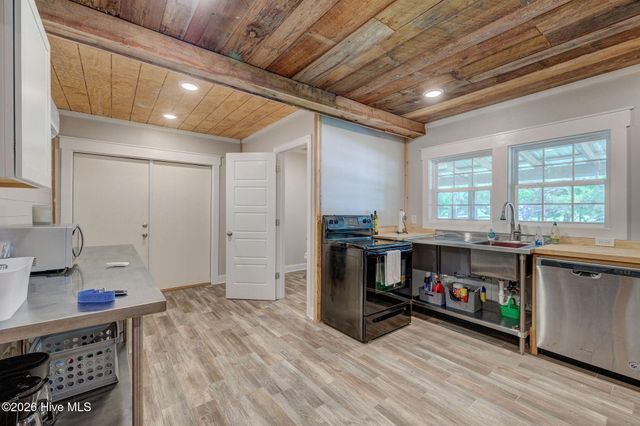 151 Pansy Lane, Hampstead, NC 28443