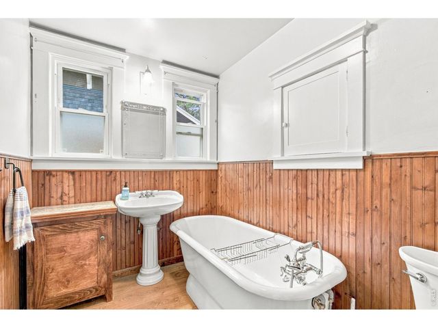 1225 8th St, Greeley, CO 80631
