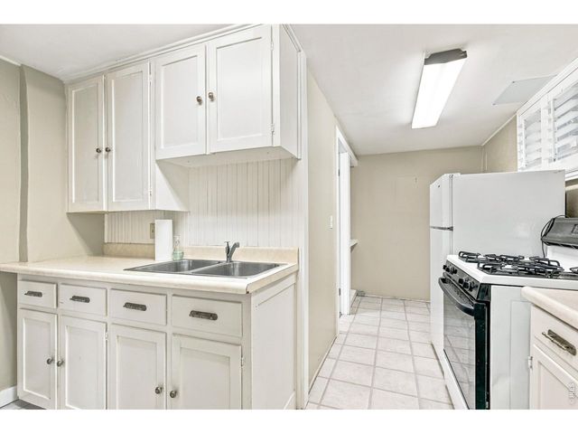 1225 8th St, Greeley, CO 80631