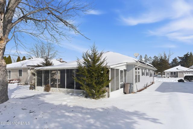 5 Le Lamentin Drive, Toms River, NJ 08757