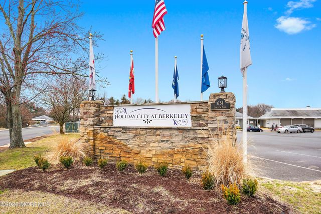 5 Le Lamentin Drive, Toms River, NJ 08757