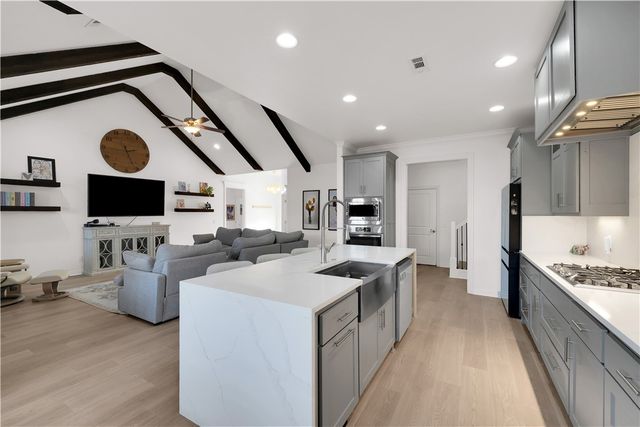 364 Penzo Avenue, Springdale, AR 72762