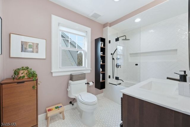 32 Dodd St, Montclair Twp., NJ 07042