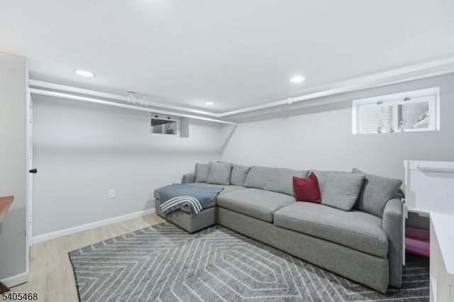 32 Dodd St, Montclair Twp., NJ 07042