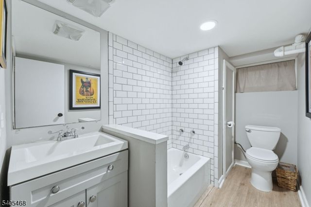 32 Dodd St, Montclair Twp., NJ 07042