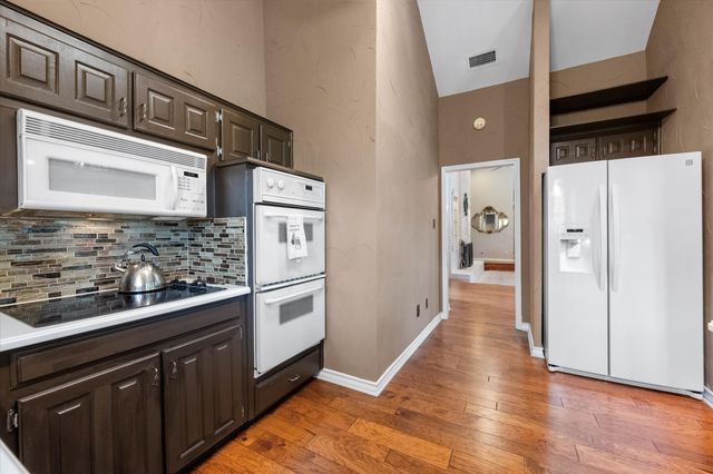 705 Kyle Drive, Arlington, TX 76011