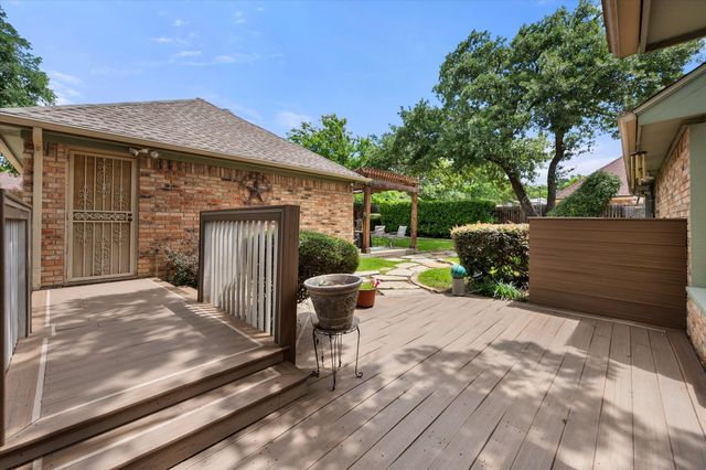 705 Kyle Drive, Arlington, TX 76011