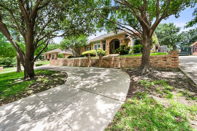 705 Kyle Drive, Arlington, TX 76011