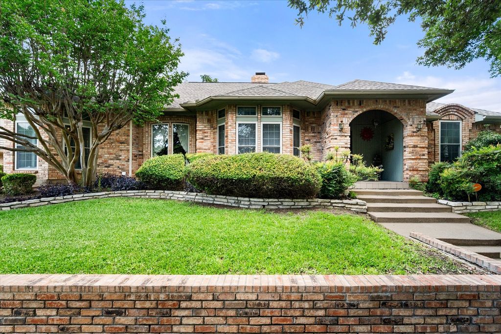 705 Kyle Drive, Arlington, TX 76011