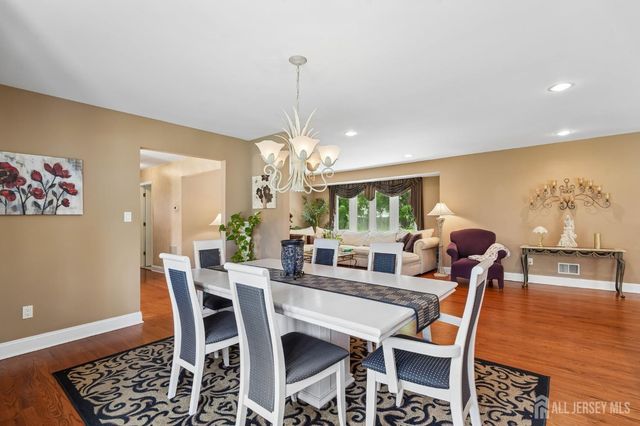 18 Mary Ellen Drive, Edison, NJ 08820