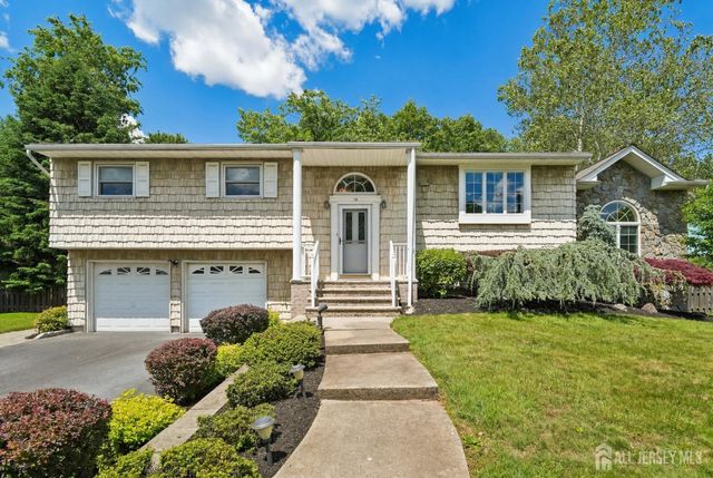 18 Mary Ellen Drive, Edison, NJ 08820