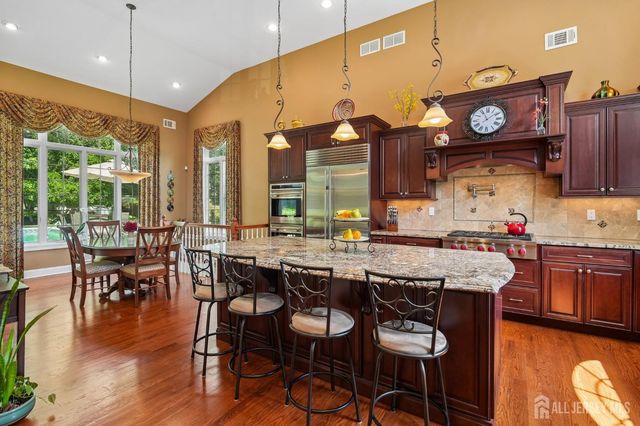 18 Mary Ellen Drive, Edison, NJ 08820