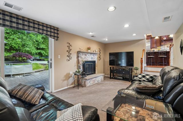 18 Mary Ellen Drive, Edison, NJ 08820
