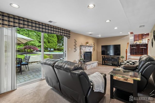 18 Mary Ellen Drive, Edison, NJ 08820