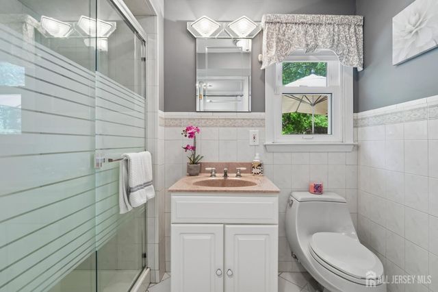 18 Mary Ellen Drive, Edison, NJ 08820
