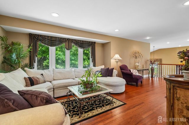 18 Mary Ellen Drive, Edison, NJ 08820