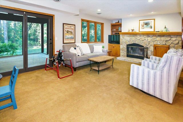 1045 Crest Ridge Court, Mound, MN 55364