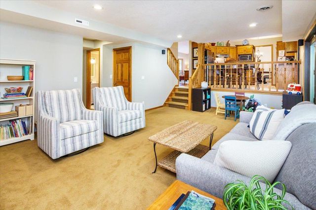 1045 Crest Ridge Court, Mound, MN 55364