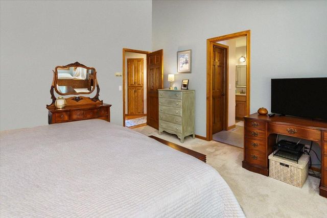 1045 Crest Ridge Court, Mound, MN 55364