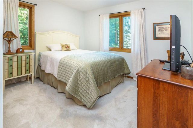 1045 Crest Ridge Court, Mound, MN 55364