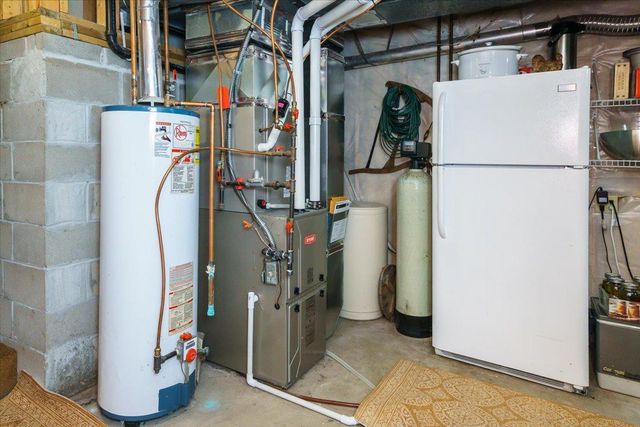 1045 Crest Ridge Court, Mound, MN 55364